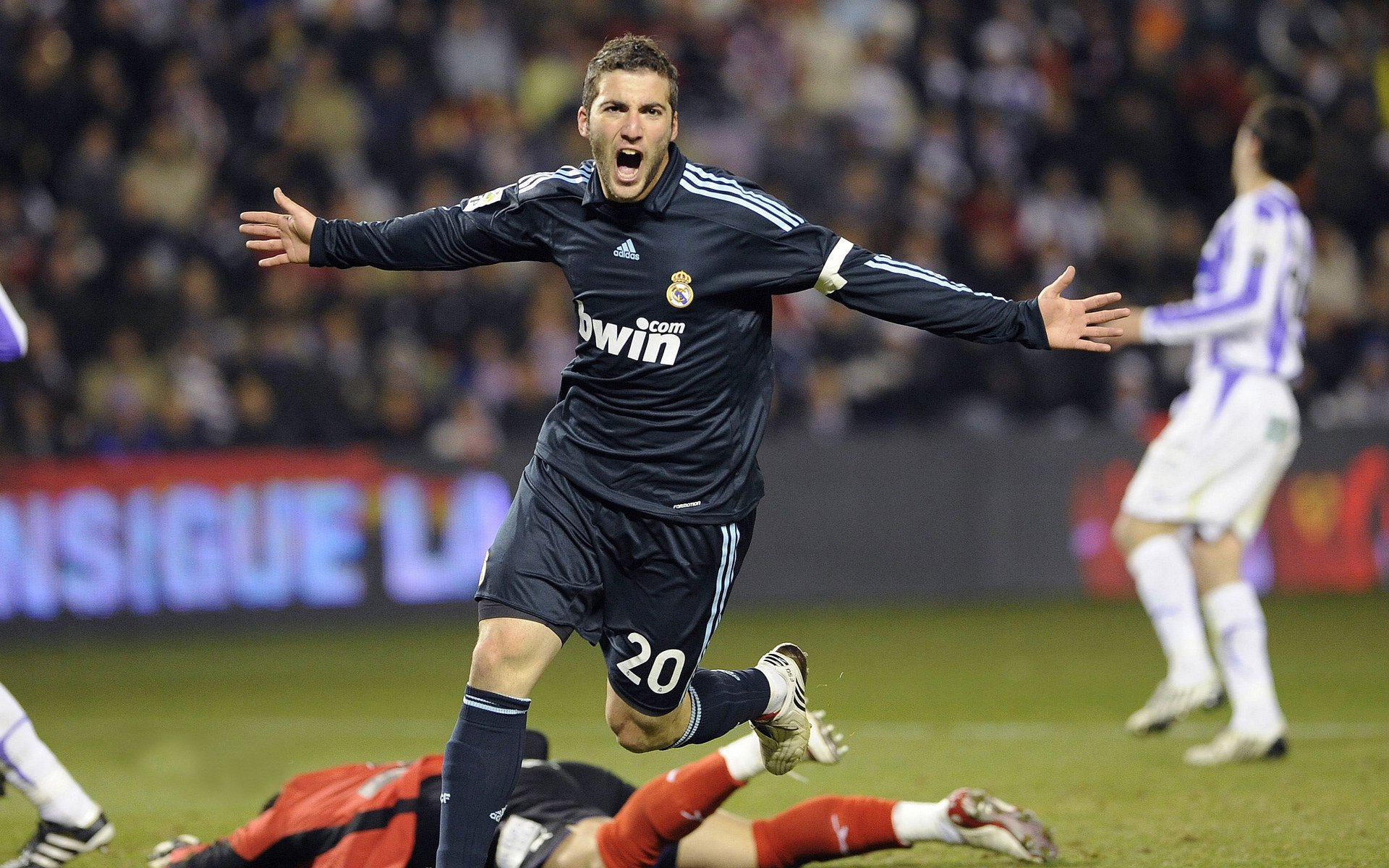 开yun体育-托尔金斯坦客场惨败,实现三连败,托尔金2019